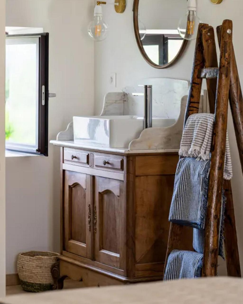 Le Mas Des Poules Chambres D'Hotes De Charme Saint-Roman-de-Malegarde 外观 照片